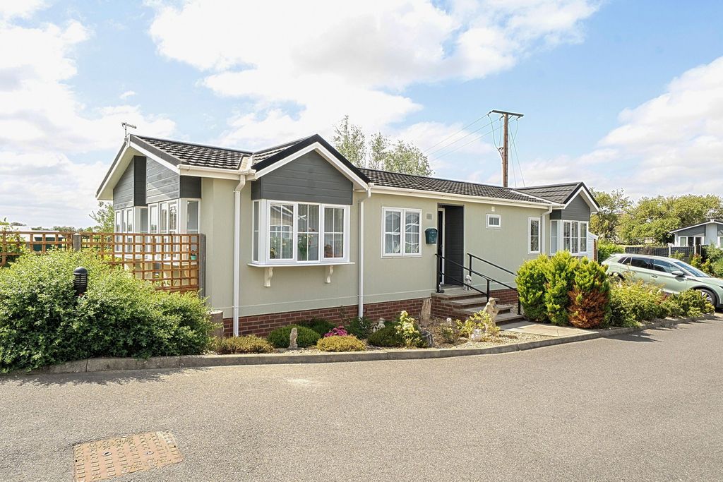Property photo 1 of 22