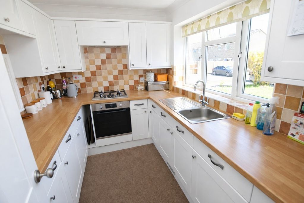 Property photo 3 of 19 Photo 12