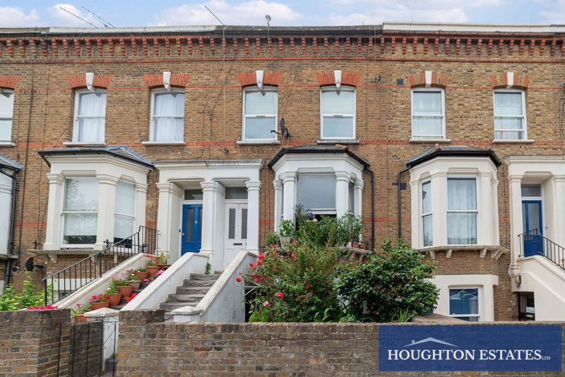 Property photo 1 of 8 Photo 5