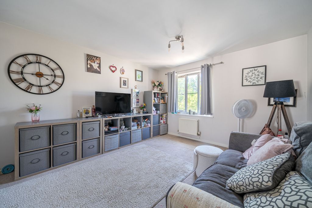 Property photo 2 of 19 1469102 (10)