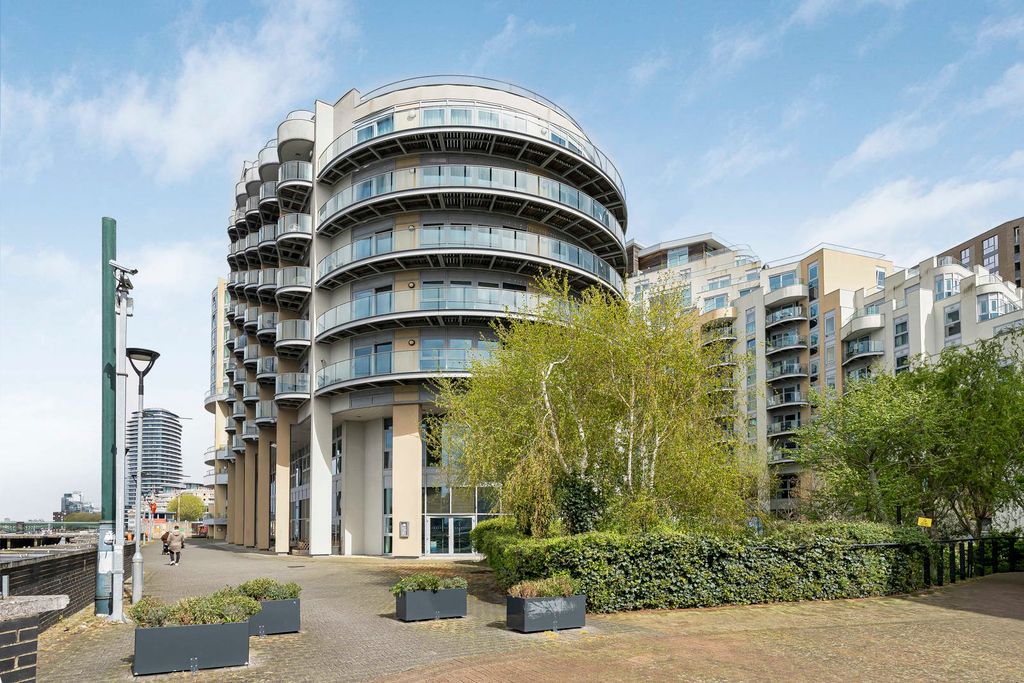 Property photo 1 of 20 Exterior