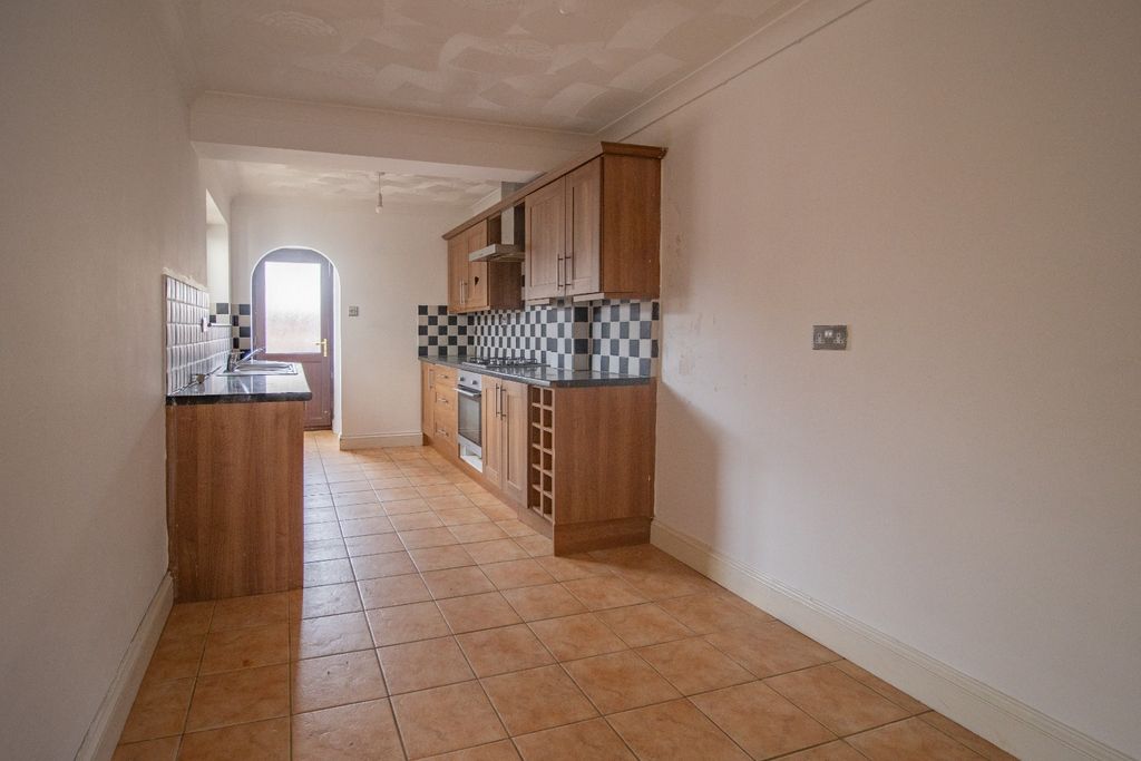 Property photo 2 of 12 4525403