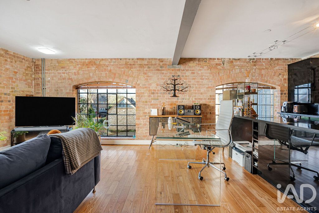 Property photo 1 of 29