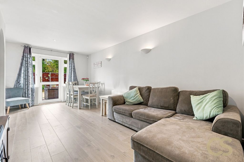 Property photo 2 of 16 5387492