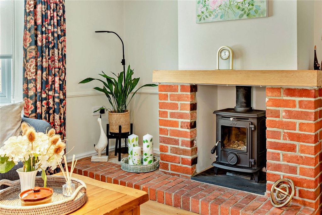 Property photo 2 of 10 Sitting Room