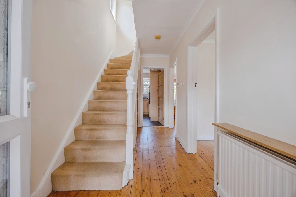 Property photo 2 of 13 Entrance Hall