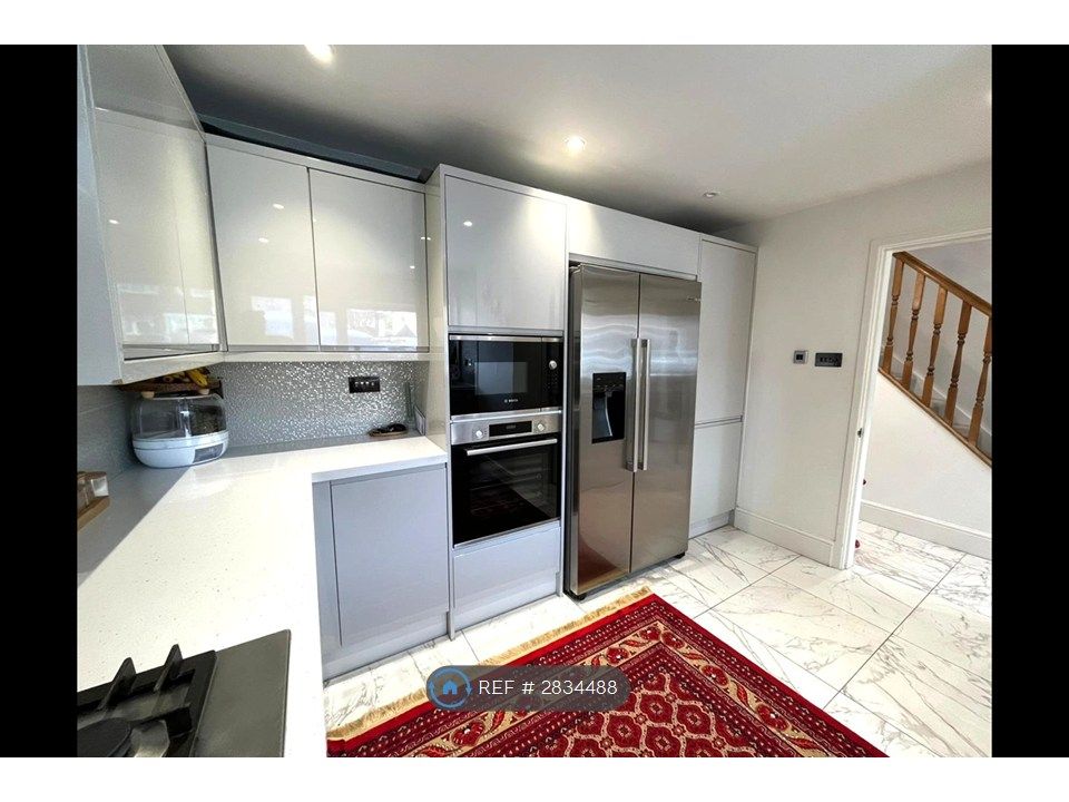 Property photo 3 of 15 Kitchen