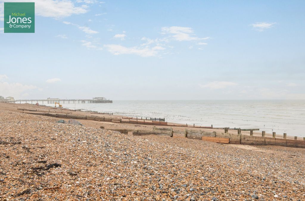 Property photo 2 of 5 Moments From The Sea