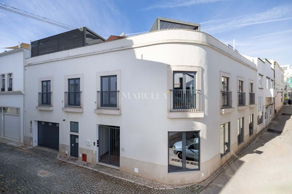 Property photo 1 of 61 Fabulous 9 Bedroom Boutique Hotel For Sale In Lagos Centre