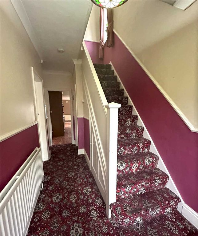 Property photo 3 of 21 Entrance Hall: