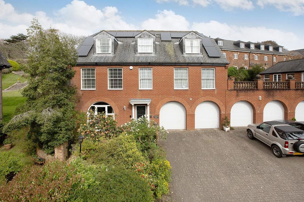 Property photo 1 of 39