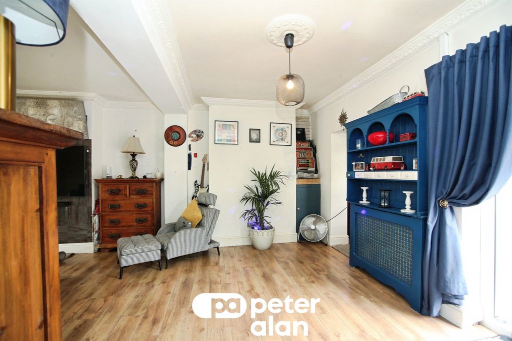 Property photo 3 of 21