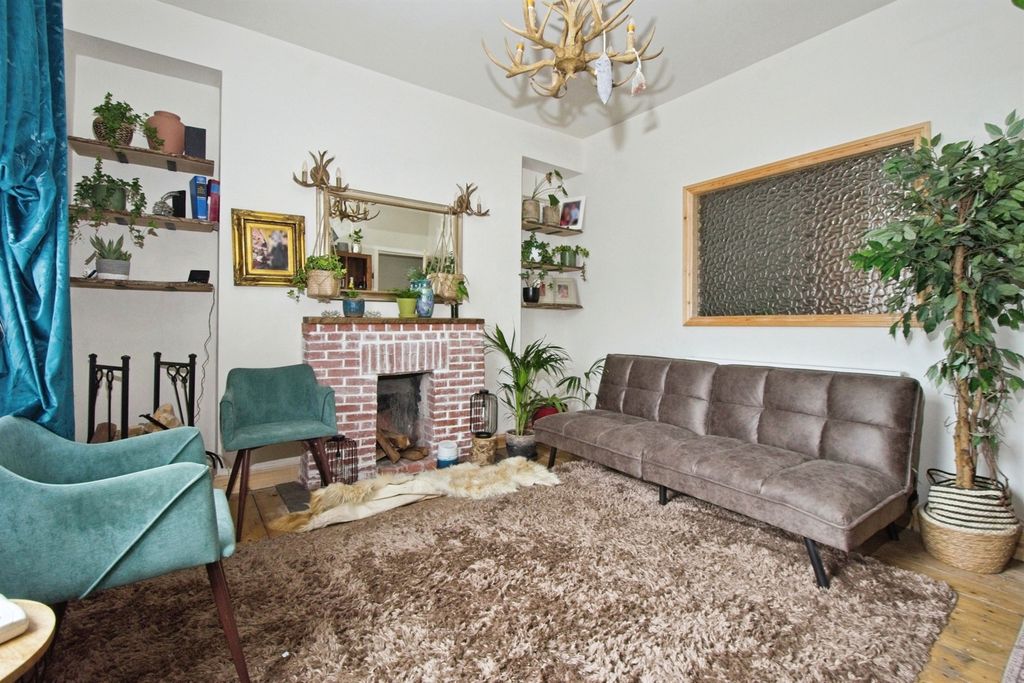 Property photo 3 of 15