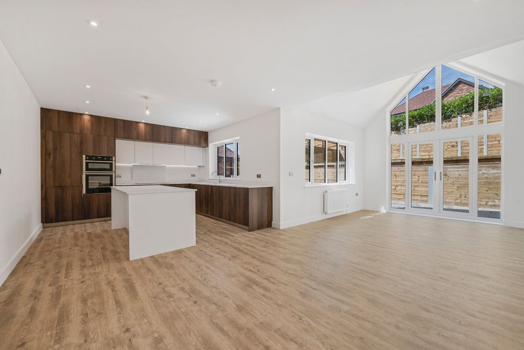 Property photo 2 of 16 Picture No. 36