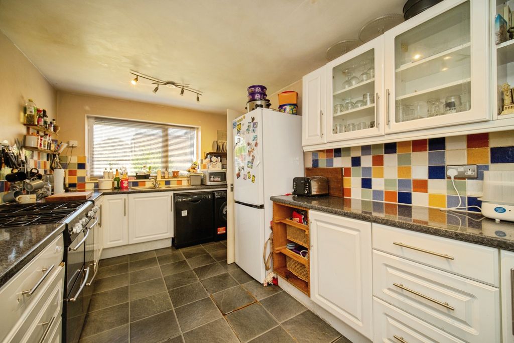 Property photo 3 of 13