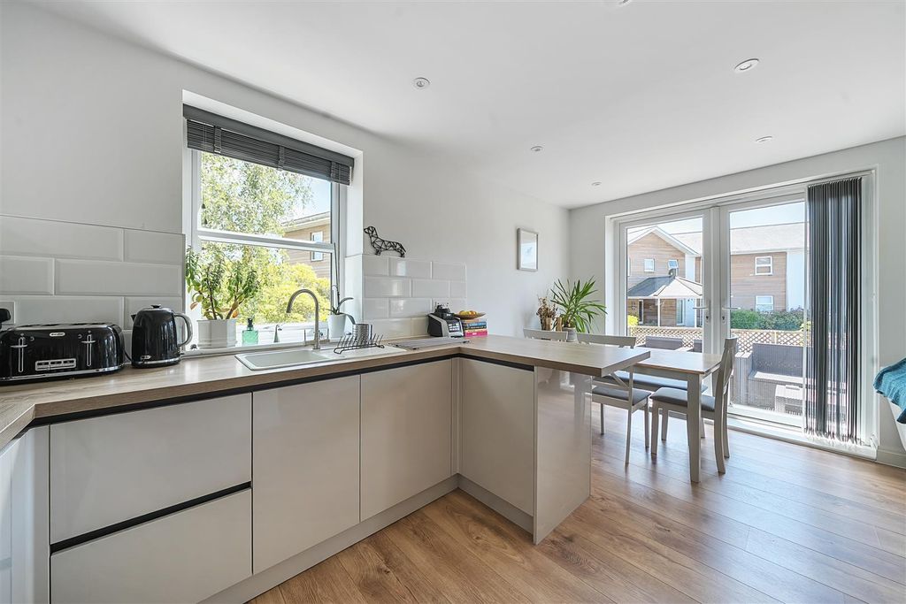 Property photo 3 of 13 Kitchen