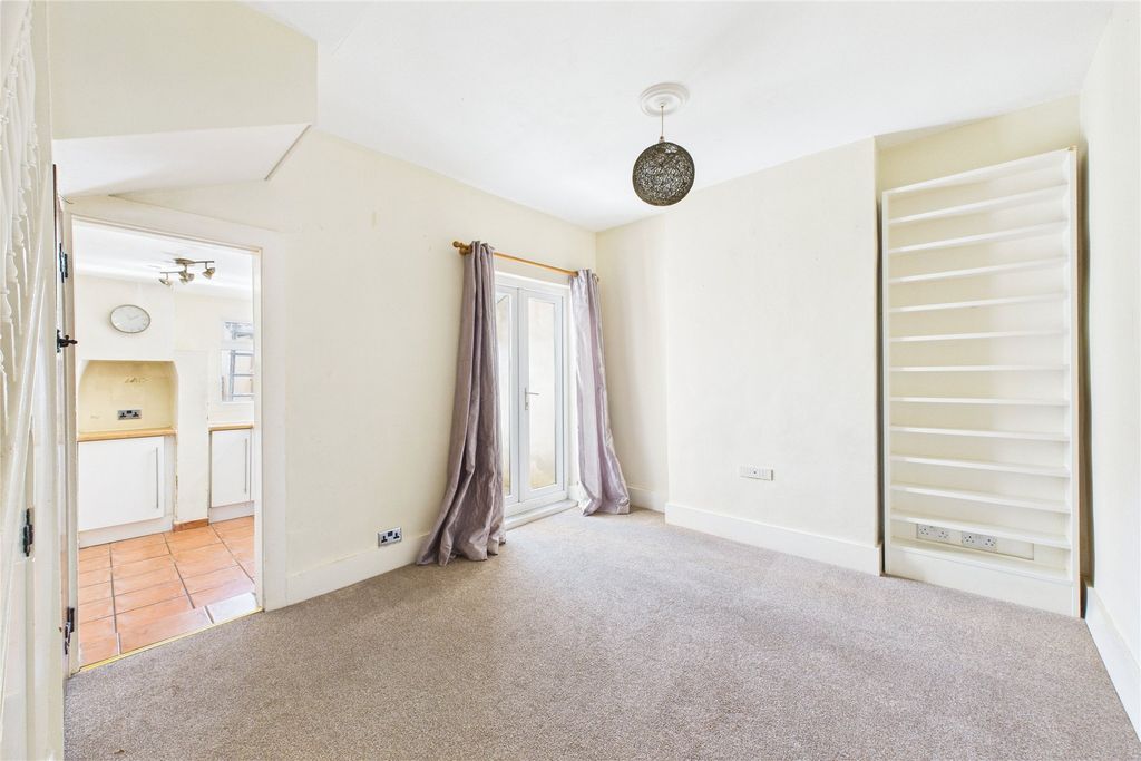 Property photo 3 of 9 Picture No. 04