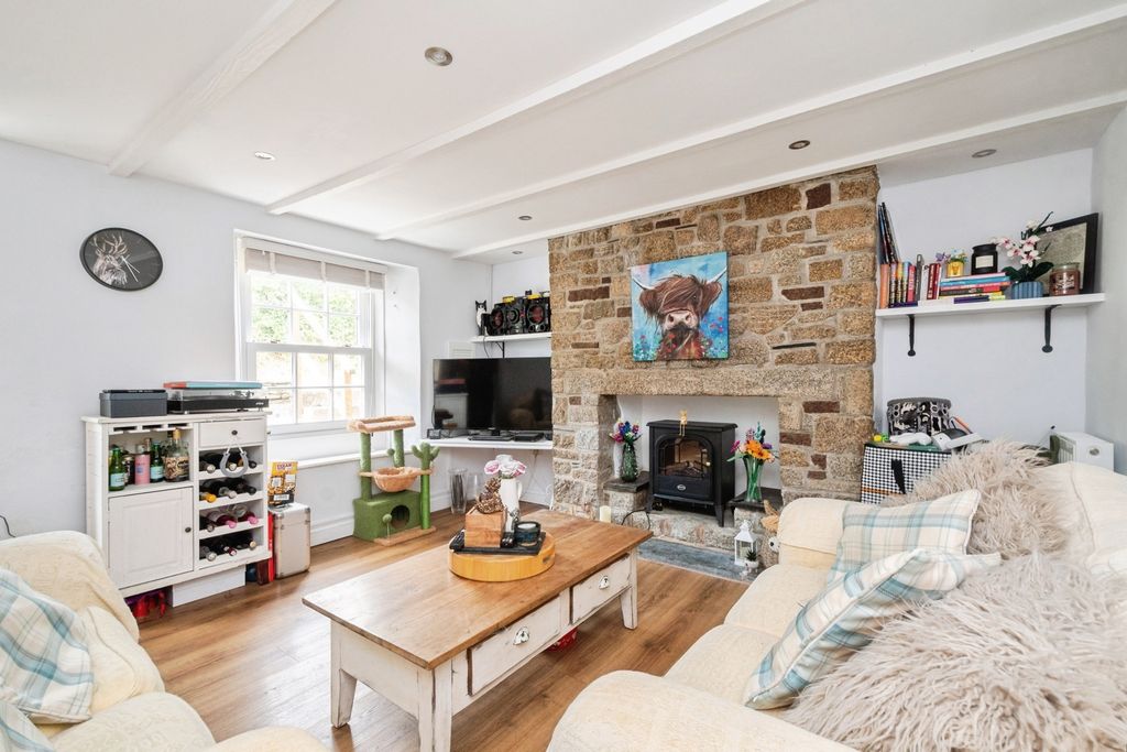 Property photo 2 of 16 Pbox-Img.Jpg