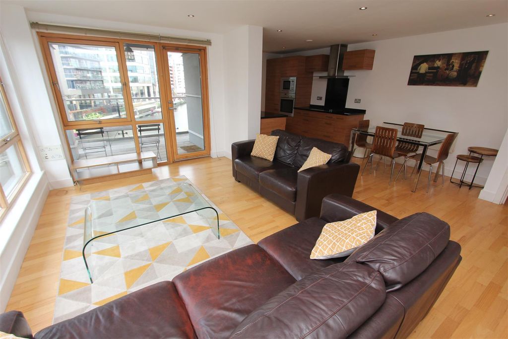 Property photo 3 of 14 Livingroom2.Jpg