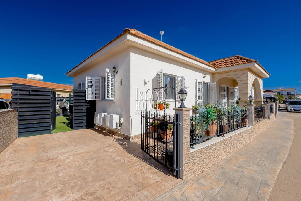 Property photo 1 of 35