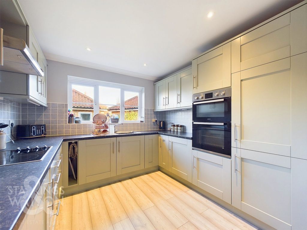 Property photo 1 of 33