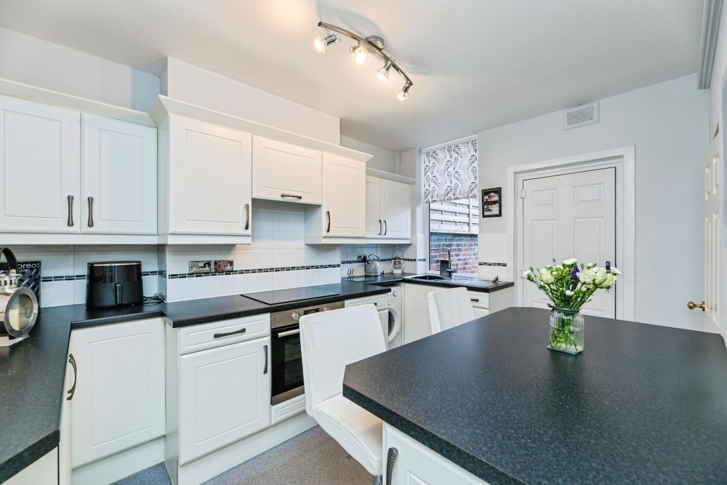 Property photo 3 of 16 Pbox-Img.Jpg
