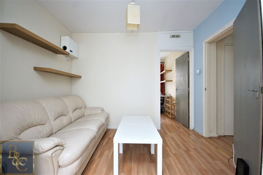 Property photo 3 of 11