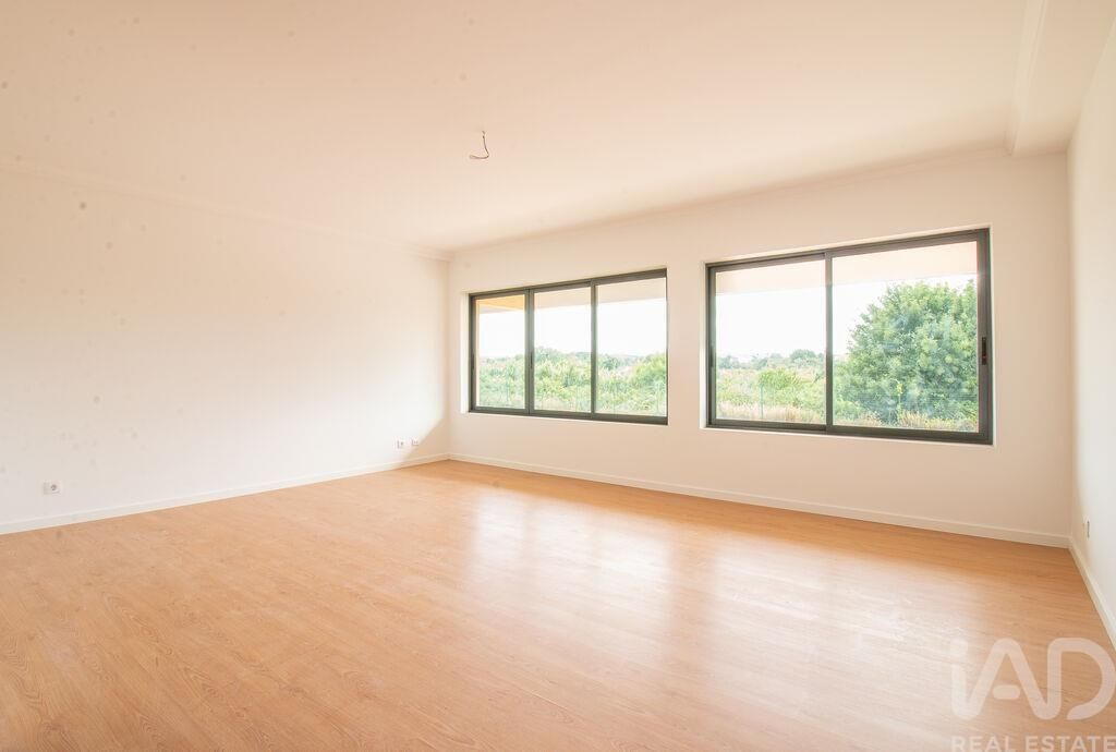 Property photo 2 of 38