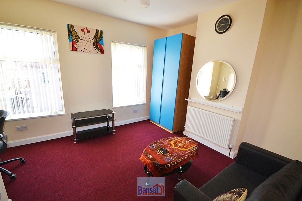 Property photo 3 of 5