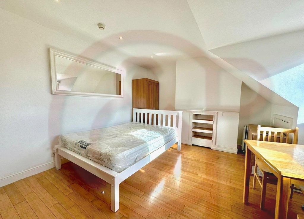 Property photo 2 of 6 4W.Jpg