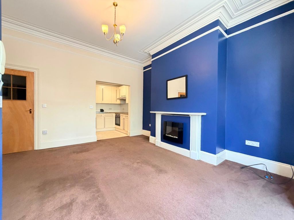 Property photo 2 of 33
