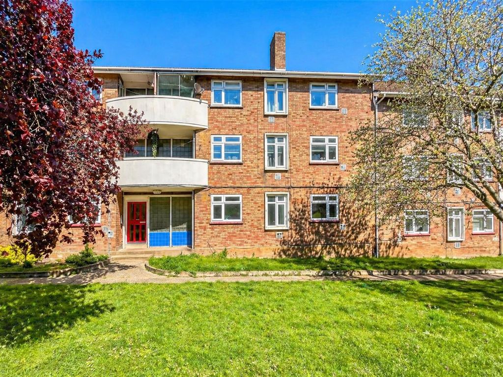 Property photo 1 of 9
