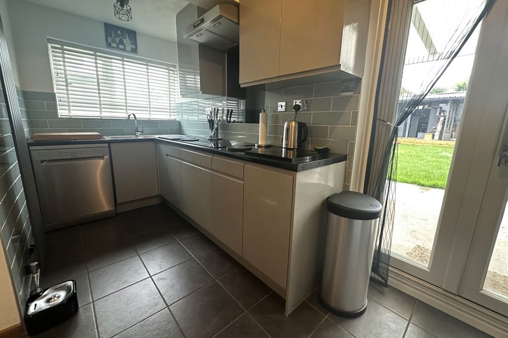 Property photo 3 of 14 Photo 5