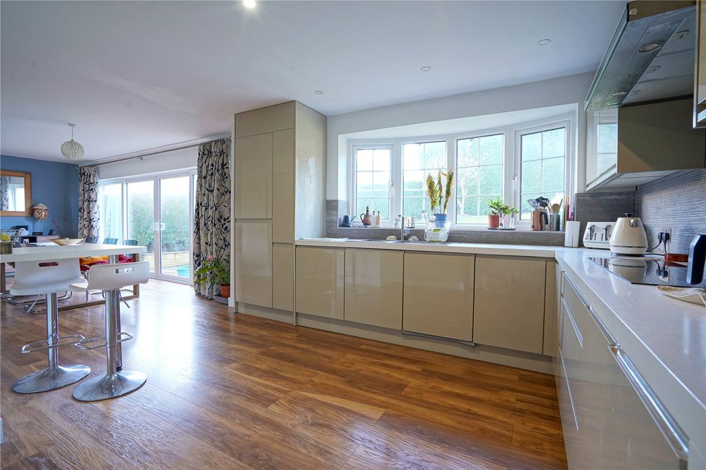 Property photo 3 of 19 Picture No. 06