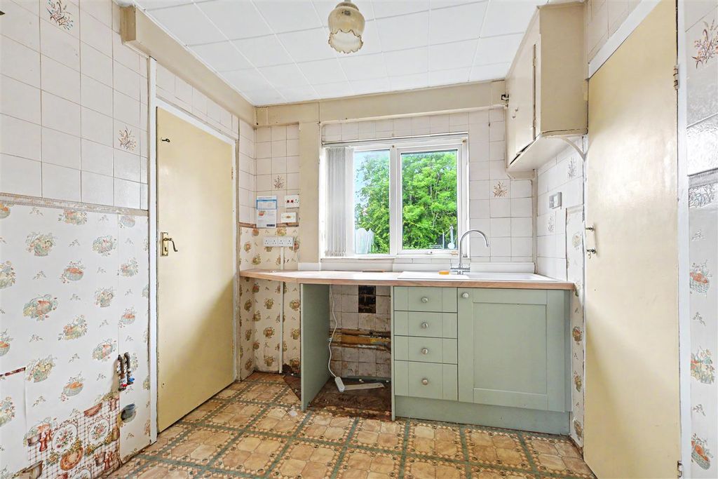 Property photo 2 of 12 Kitchen_2.Jpeg