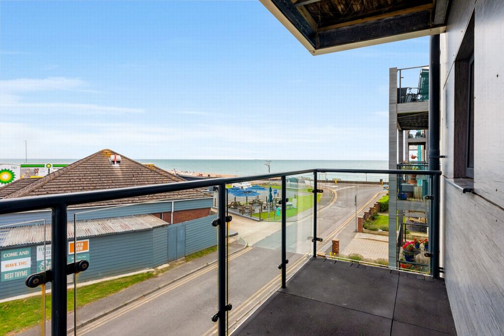 Property photo 2 of 20 Balcony