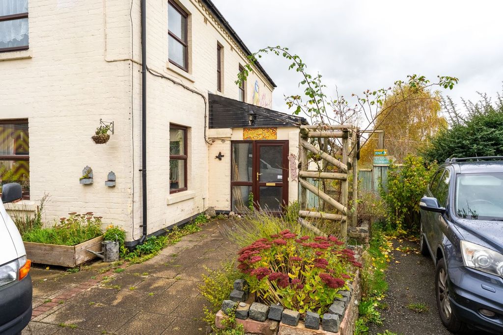 Property photo 3 of 26