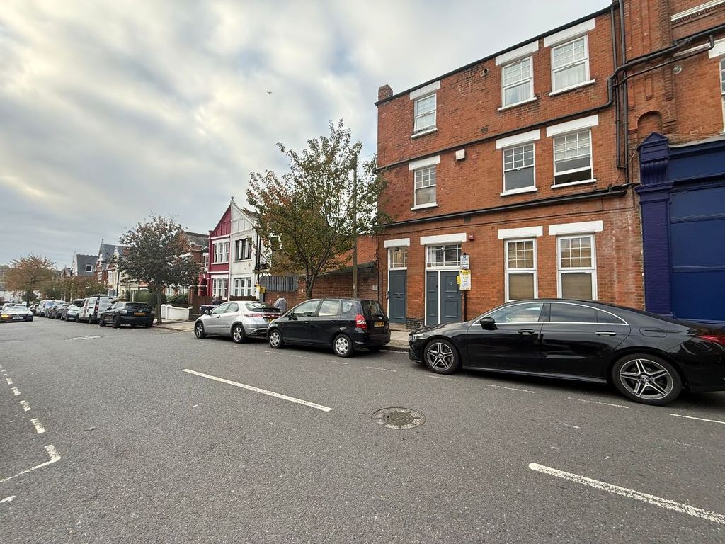 Property photo 1 of 8