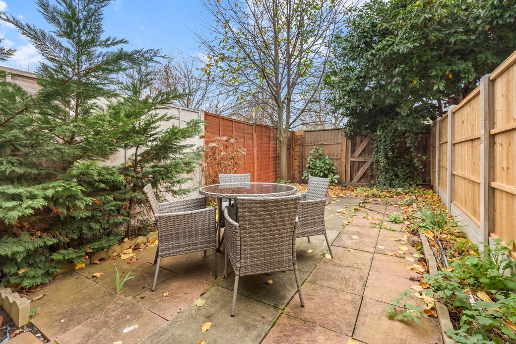 Property photo 3 of 17