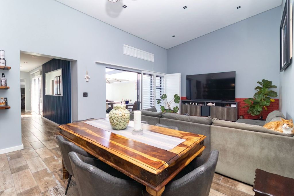 Property photo 2 of 18 1TV1713750