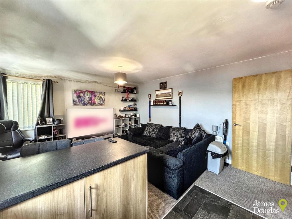 Property photo 3 of 8 Img_6506_Blurred.Jpg