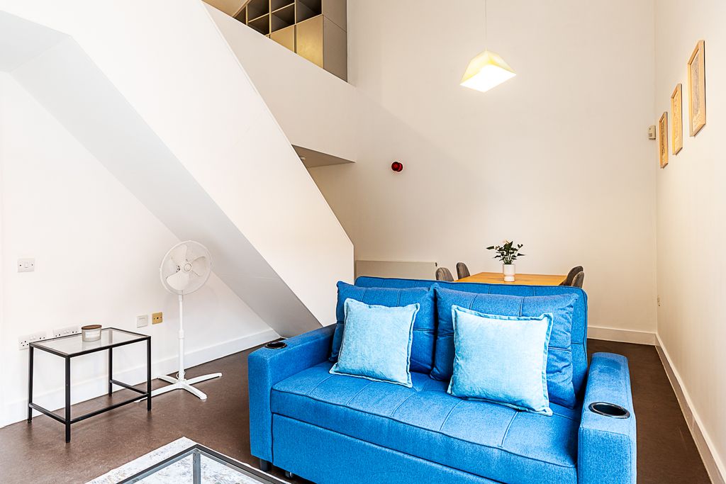 Property photo 2 of 29