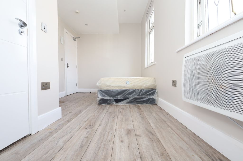 Property photo 1 of 3
