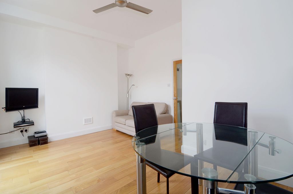 Property photo 2 of 6 Reception