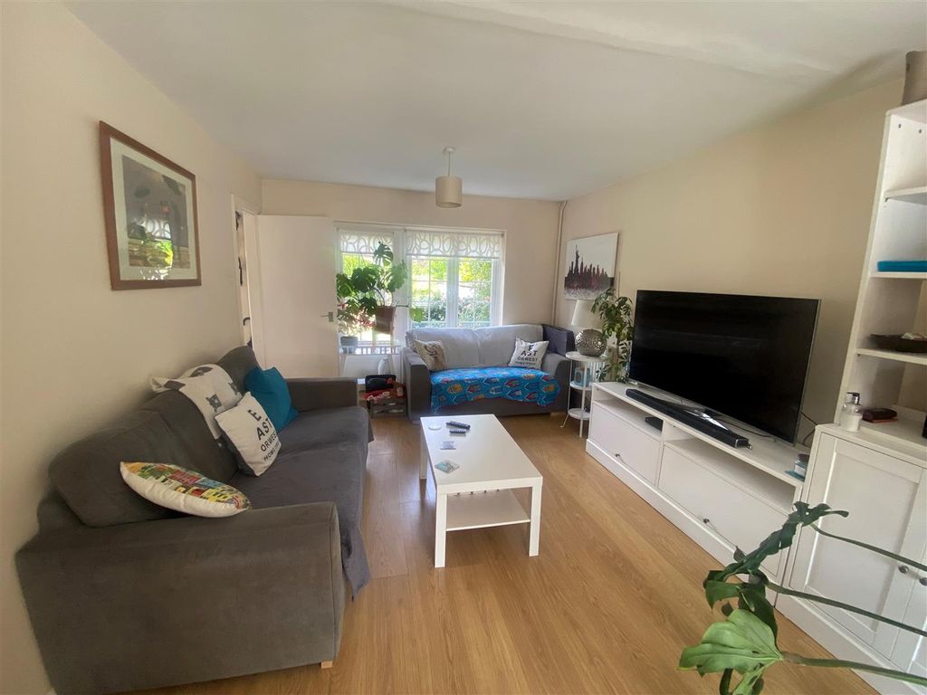 Property photo 2 of 9 Living Room.Jpg