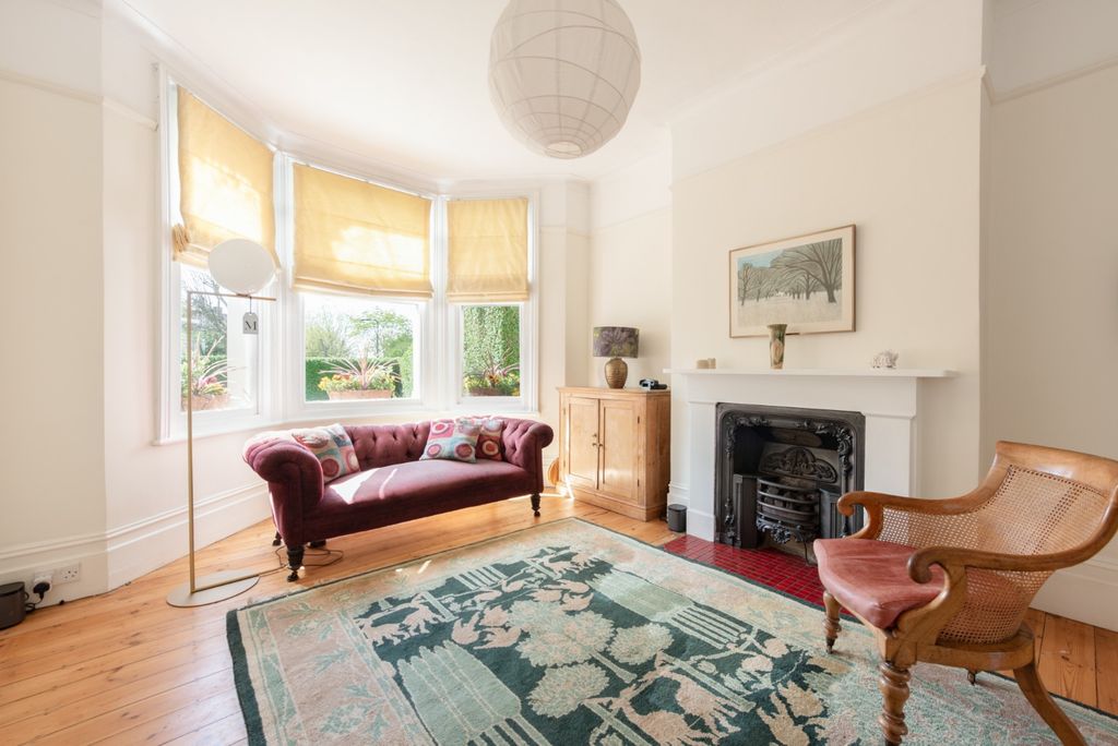 Property photo 2 of 40 3794072