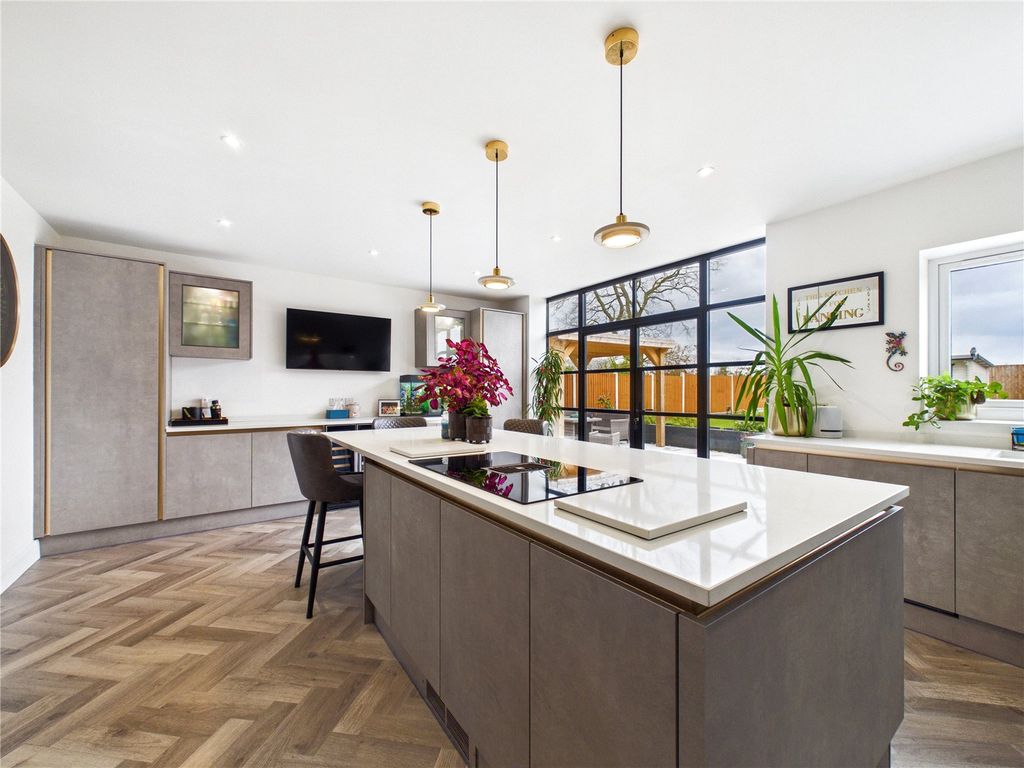 Property photo 2 of 30 Picture No. 15