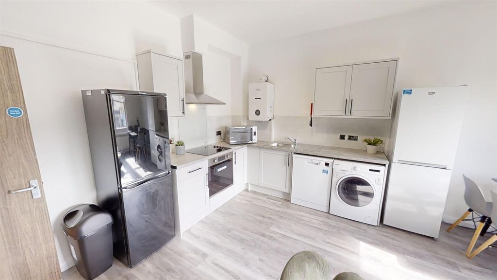 Property photo 3 of 17 Flat-2-7-Piccadilly-Place-Bath-09162024_093901.Jpg