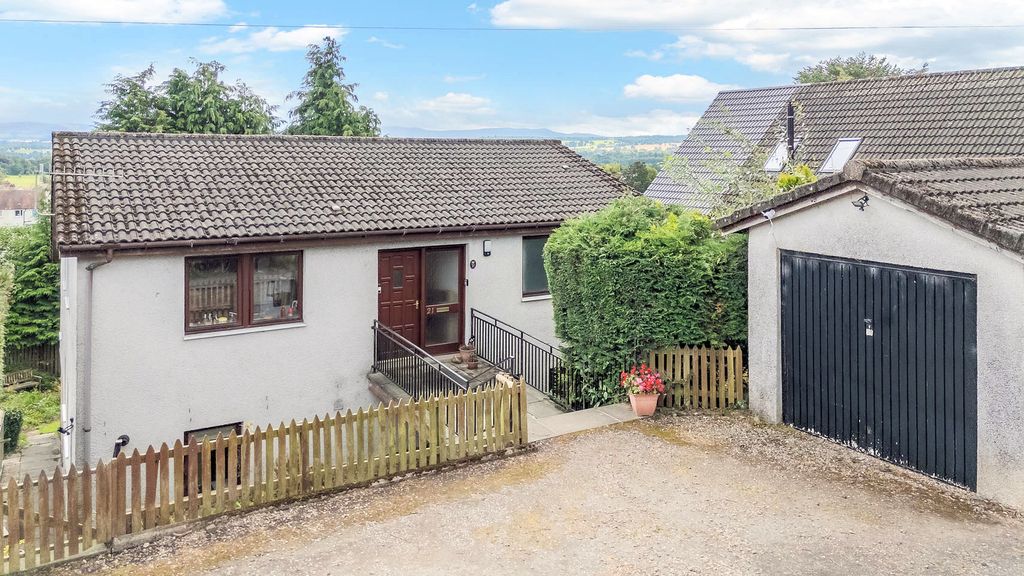 Property photo 2 of 37