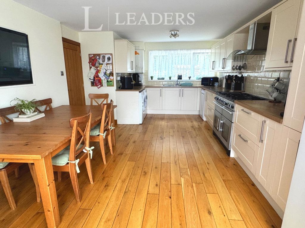 Property photo 3 of 16 Pbox-Img.Jpg